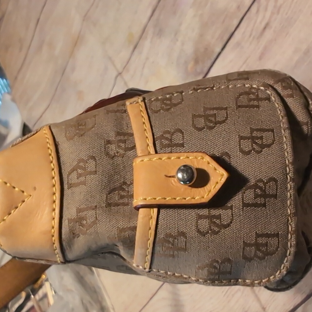 Dooney & Bourke Signature Light Brown Double Buckle Pockets Hobo Shoulder Purse - Picture 9 of 16